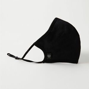 NWT Aritzia Sculpted Black Face Mask